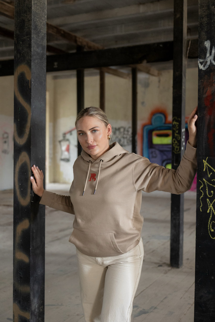 BOZZFLOW HOODIE — Wet sand - Image 2